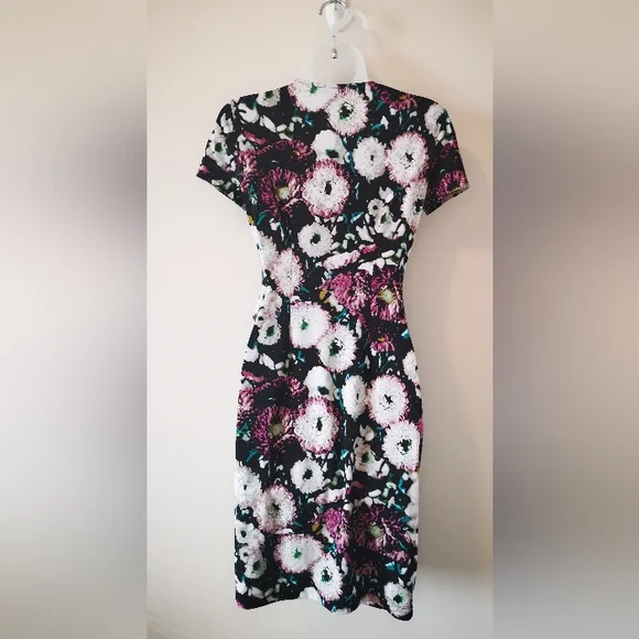 BCBG MaxAzria X-Small Short Sleeve Pink Floral Print Faux Wrap V-neck Dress - Picture 4 of 12